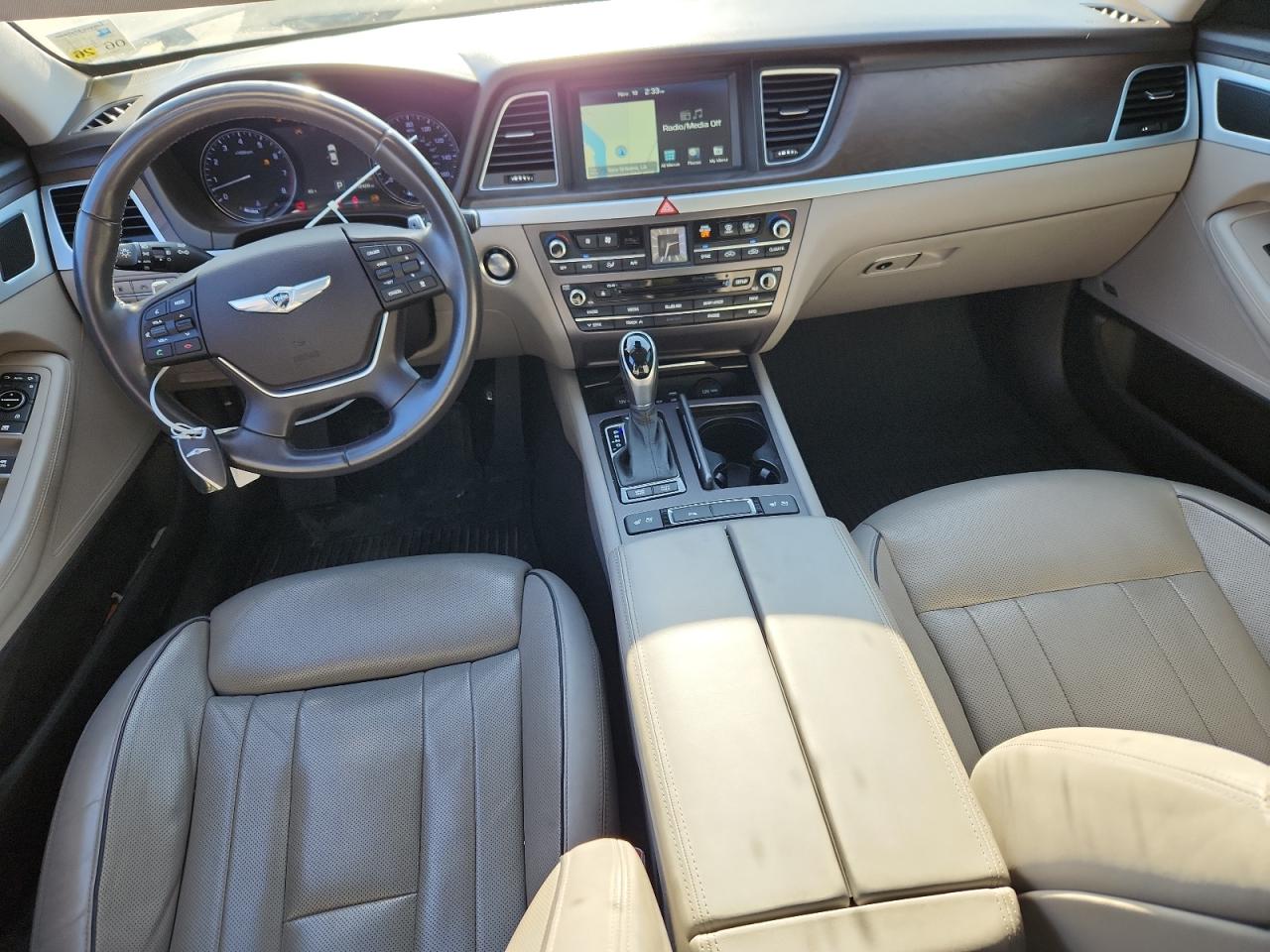 2015 Hyundai Genesis 5.0L VIN: KMHGN4JF4FU068454 Lot: 93201295