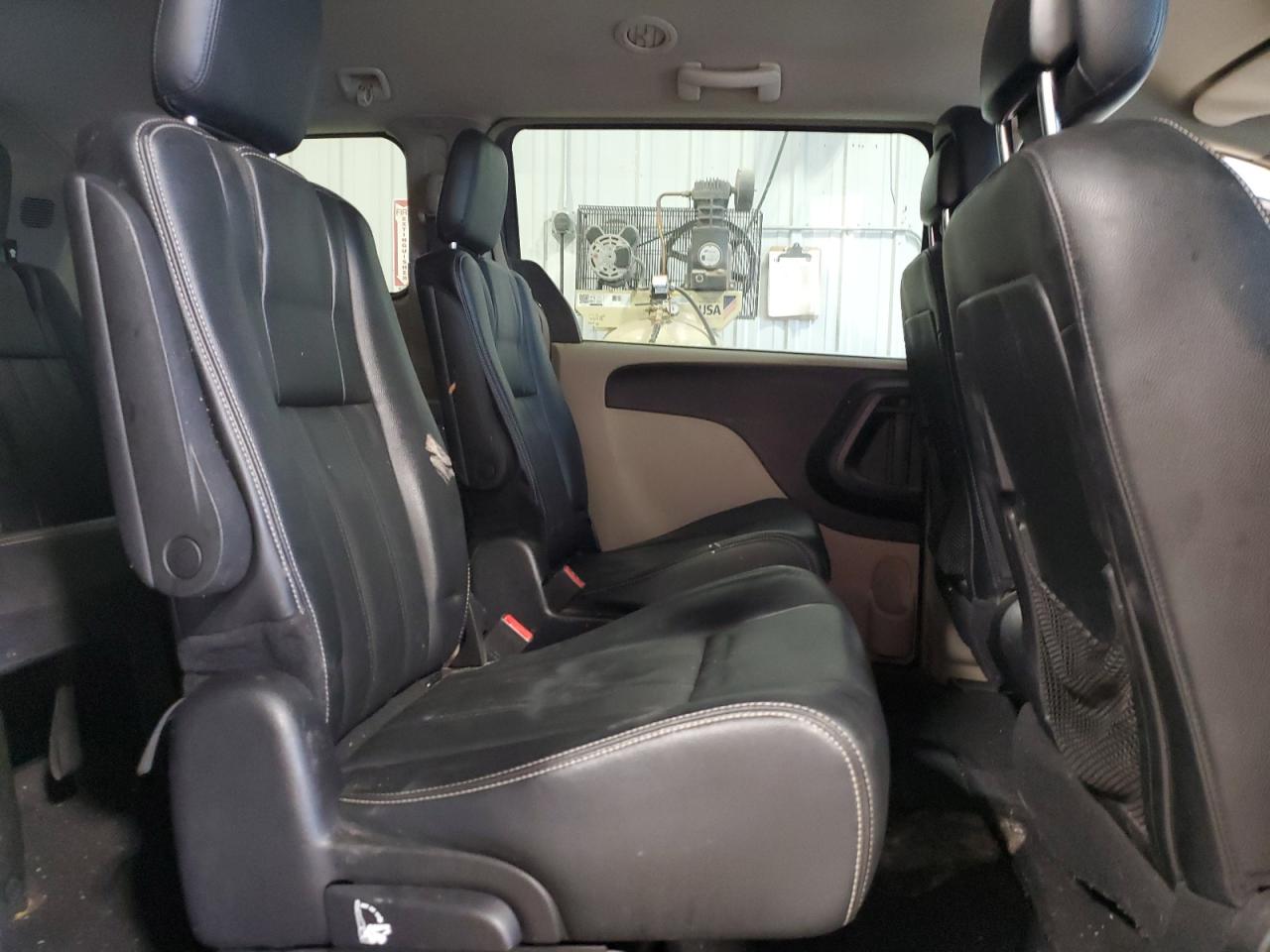 2016 Chrysler Town & Country Touring VIN: 2C4RC1BG0GR213027 Lot: 90756325