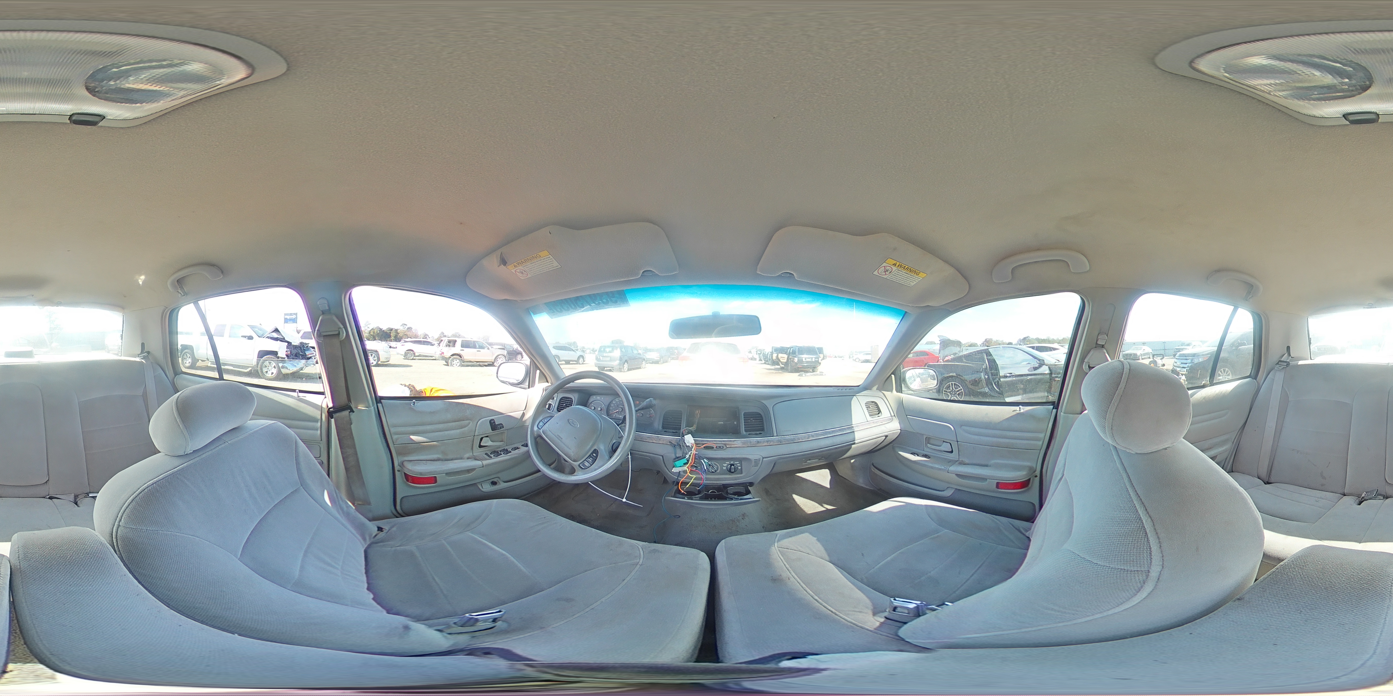 1999 Ford Crown Victoria Lx VIN: 2FAFP74W1XX197663 Lot: 93975055