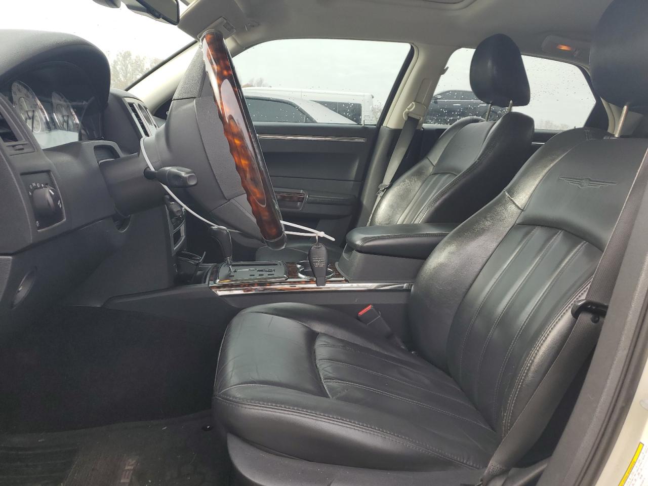 2009 Chrysler 300C VIN: 2C3KA63T69H617236 Lot: 92175865