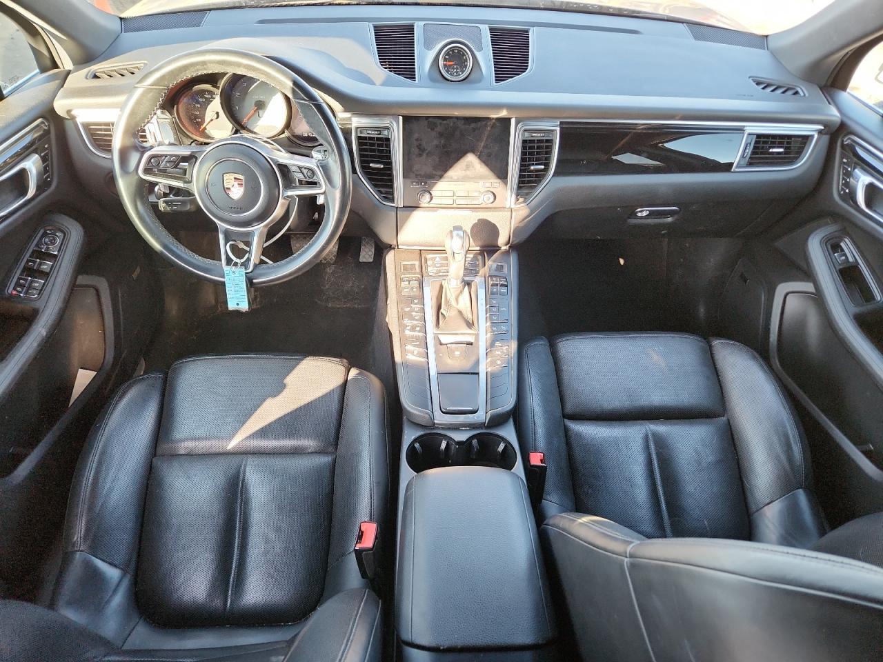 2017 Porsche Macan S VIN: WP1AB2A53HLB10585 Lot: 92808545