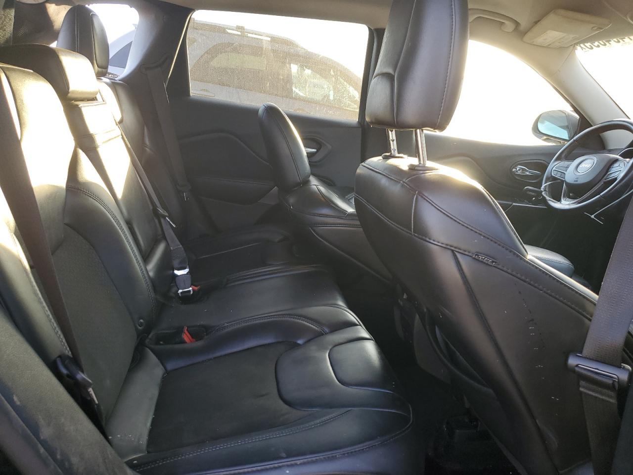 2019 Jeep Cherokee Latitude Plus VIN: 1C4PJMLX3KD359284 Lot: 91434895