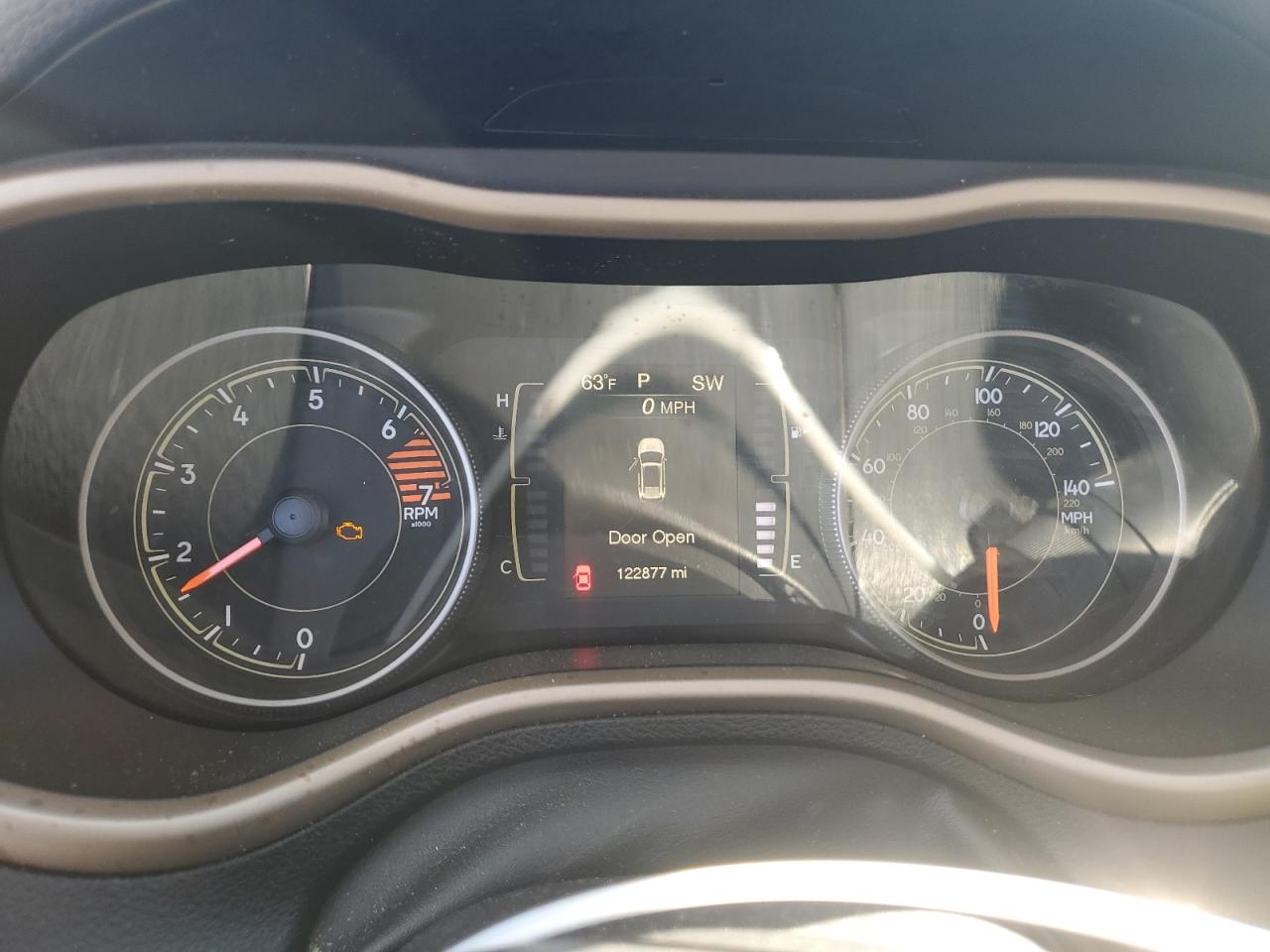 2018 Jeep Cherokee Latitude VIN: 1C4PJMCB2JD587215 Lot: 92573645