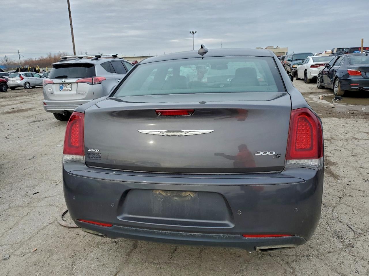 2016 Chrysler 300 S VIN: 2C3CCAGG4GH176055 Lot: 93642855