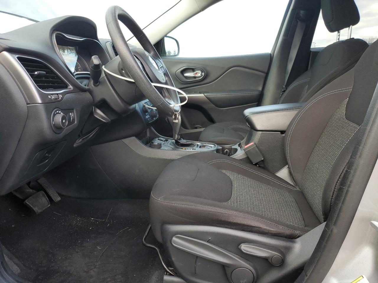 2019 Jeep Cherokee Latitude VIN: 1C4PJMCB4KD451265 Lot: 92362085