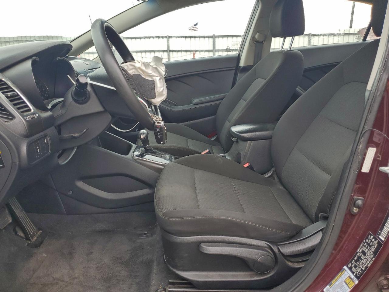 2017 Kia Forte Lx VIN: 3KPFK4A72HE015867 Lot: 94784005