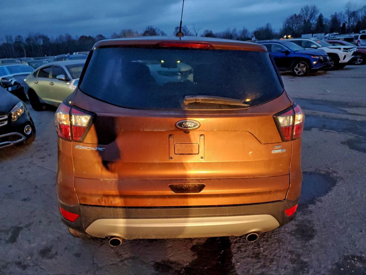2017 Ford Escape Se VIN: 1FMCU9GD4HUA74388 Lot: 93554675