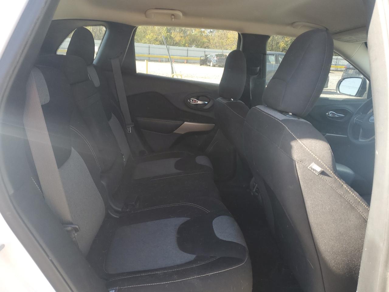 2018 Jeep Cherokee Latitude VIN: 1C4PJLCB7JD566726 Lot: 91573905