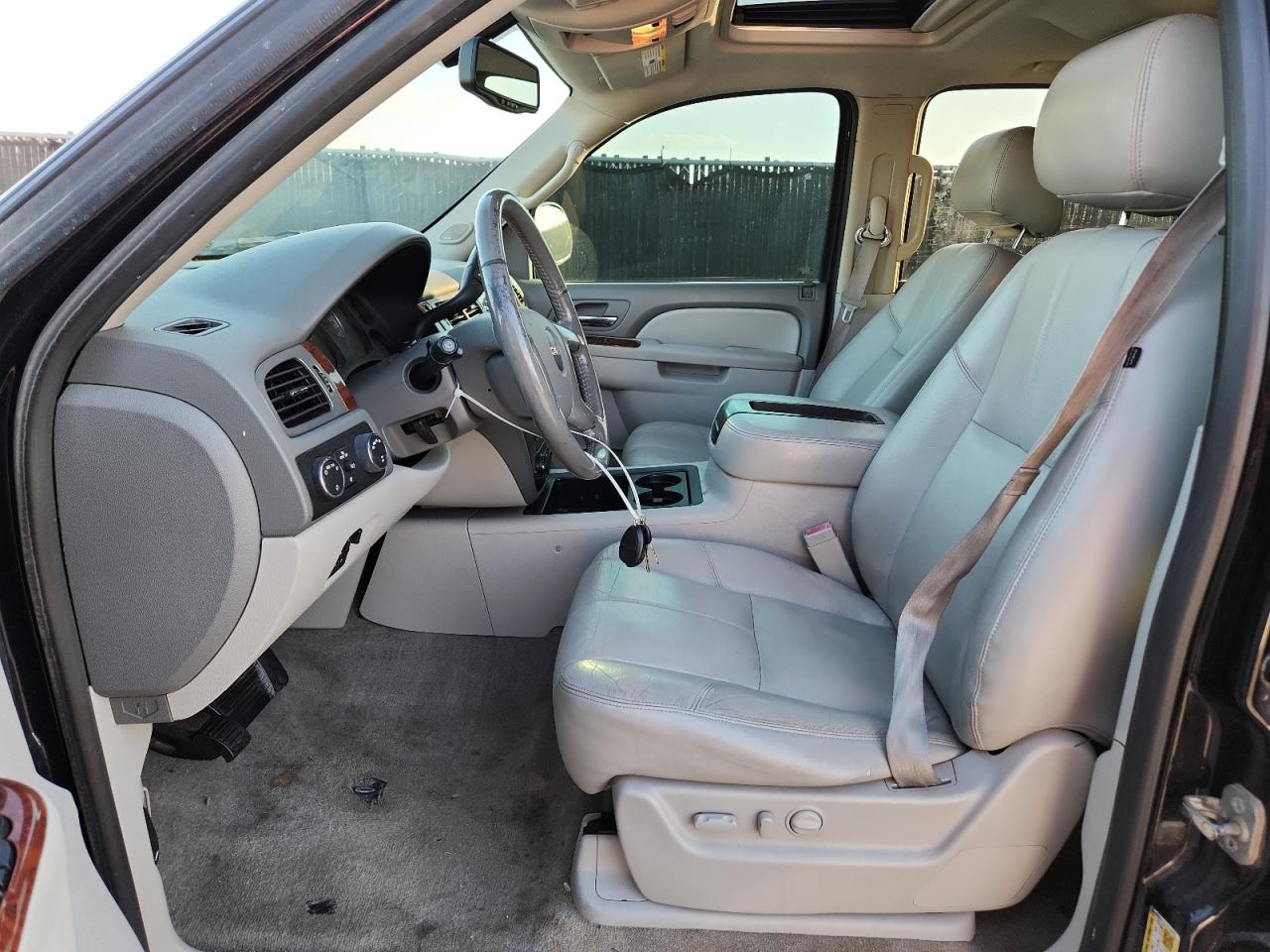 2014 GMC Yukon Slt VIN: 1GKS2CE02ER236945 Lot: 92738125