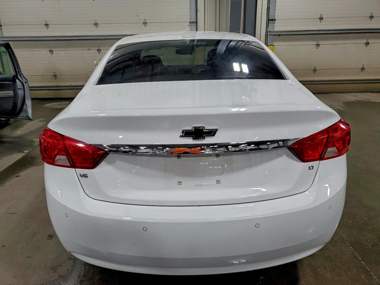 2017 Chevrolet Impala Lt VIN: 1G1105S33HU214695 Lot: 93724395