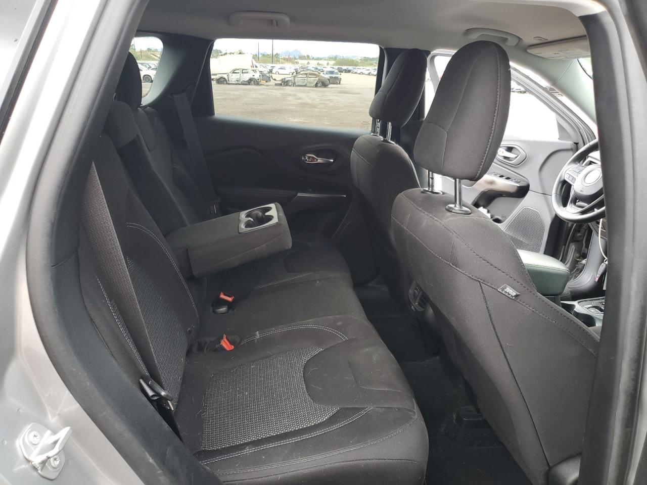 2019 Jeep Cherokee Latitude VIN: 1C4PJLCB0KD376803 Lot: 93527705