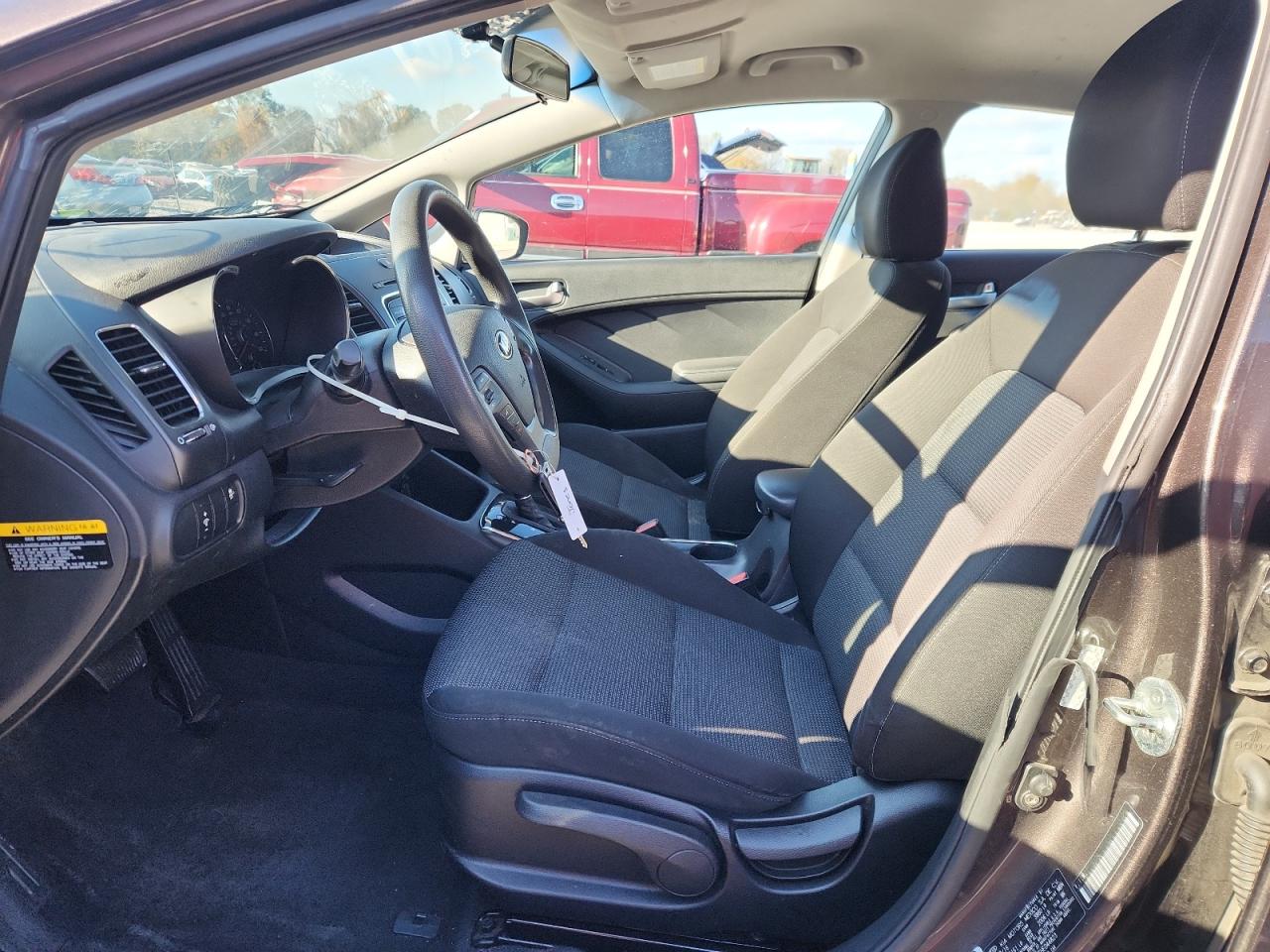 2017 Kia Forte Lx VIN: 3KPFK4A76HE044823 Lot: 92096915