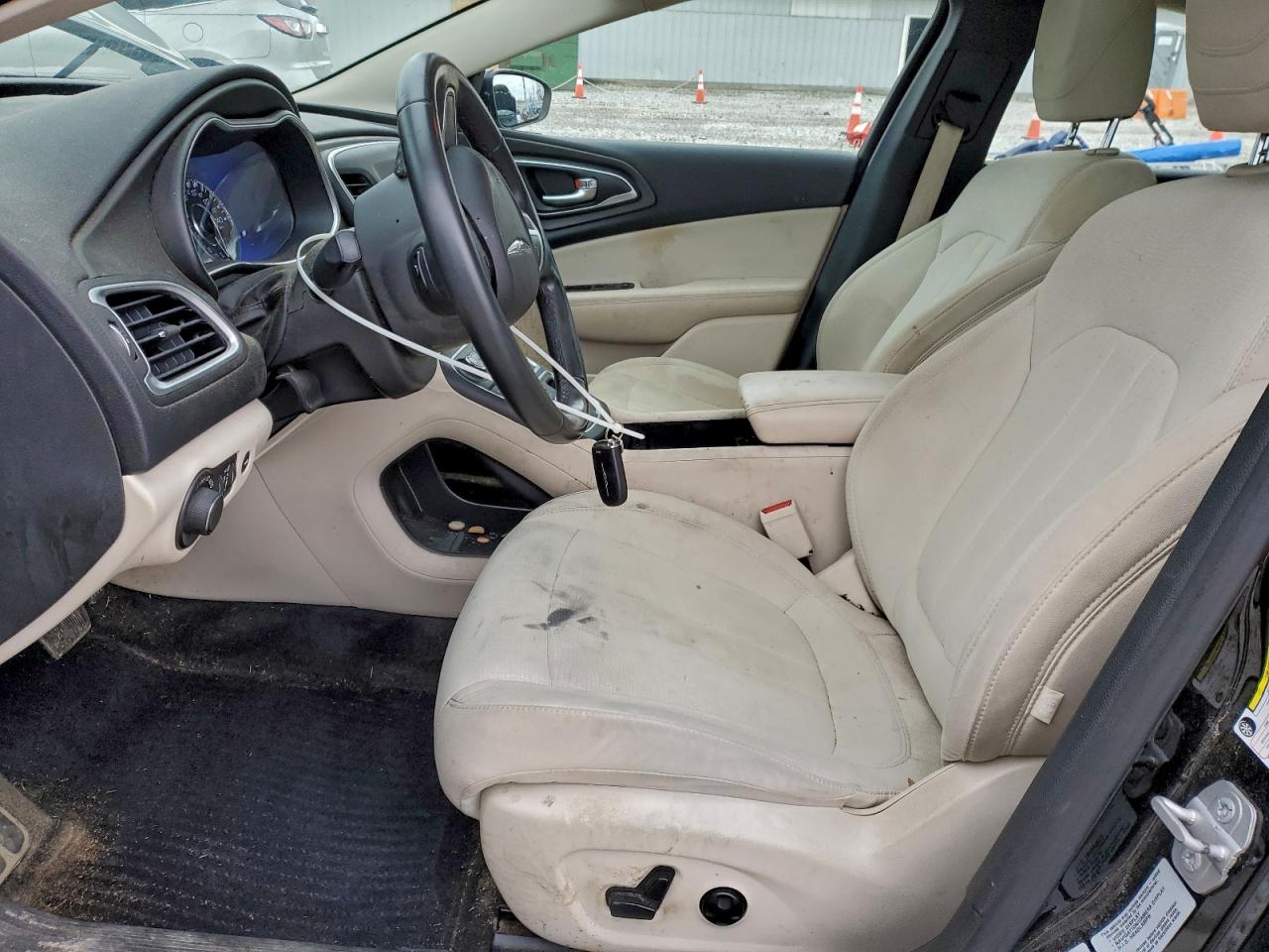 2015 Chrysler 200 Limited VIN: 1C3CCCAB6FN557338 Lot: 93831235