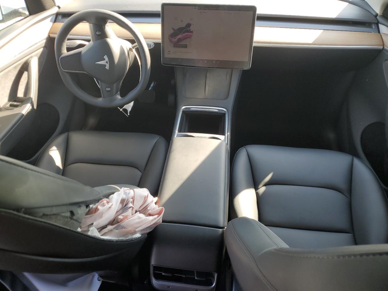 2024 Tesla Model Y VIN: 7SAYGDEE8RA230300 Lot: 93418345