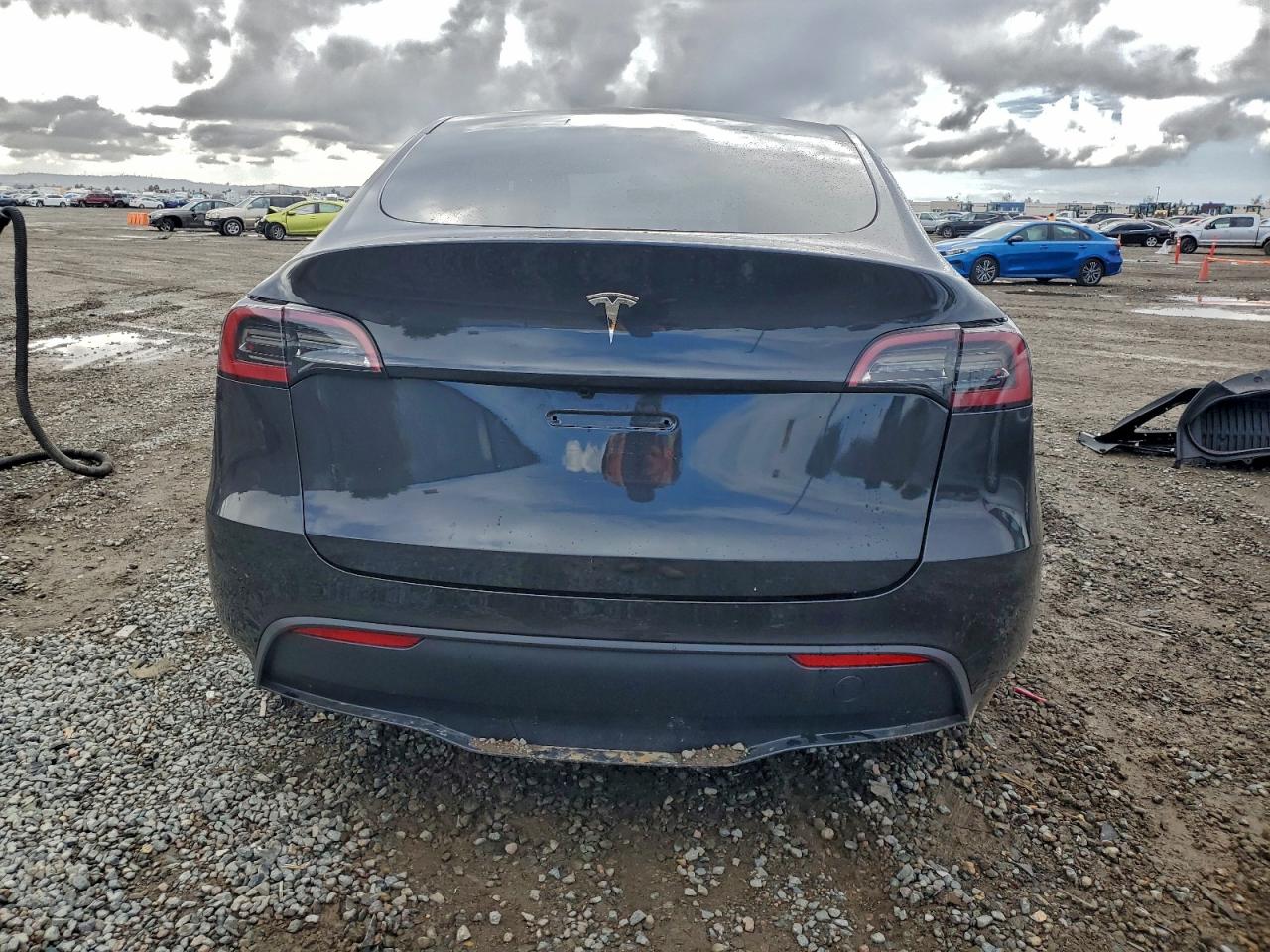 2025 Tesla Model Y VIN: 7SAYGDED8SF312589 Lot: 93557315