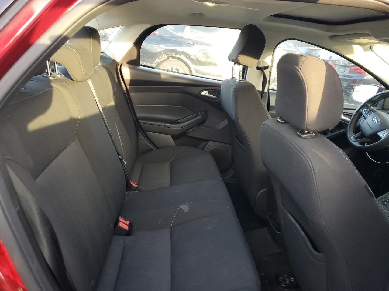 2016 Ford Focus Se VIN: 1FADP3F21GL248571 Lot: 82572075