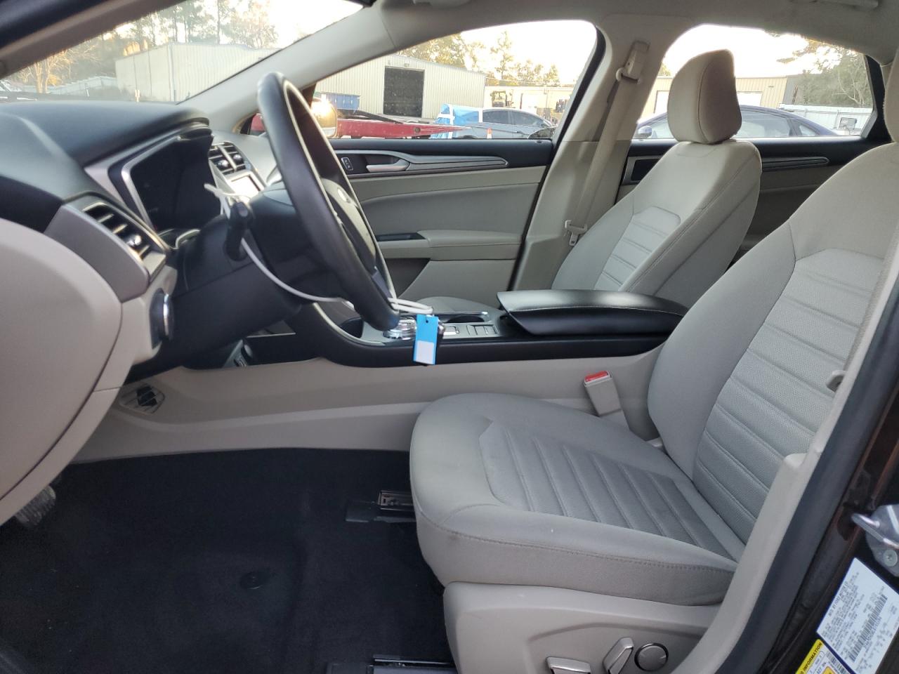 2020 Ford Fusion Se VIN: 3FA6P0HD8LR195594 Lot: 90470145