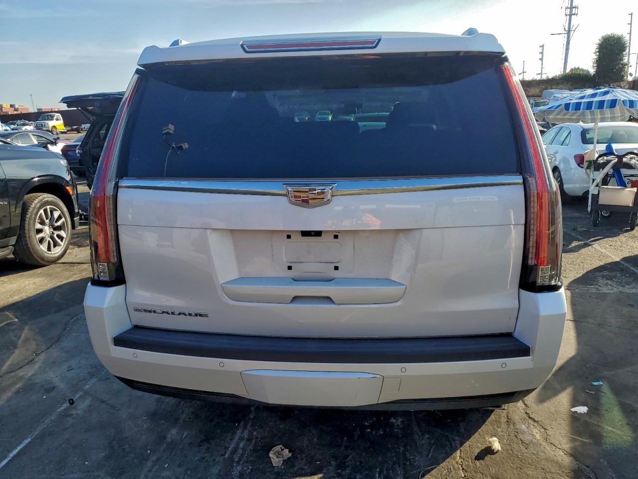 2017 Cadillac Escalade Premium Luxury VIN: 1GYS4CKJ4HR196045 Lot: 94441415