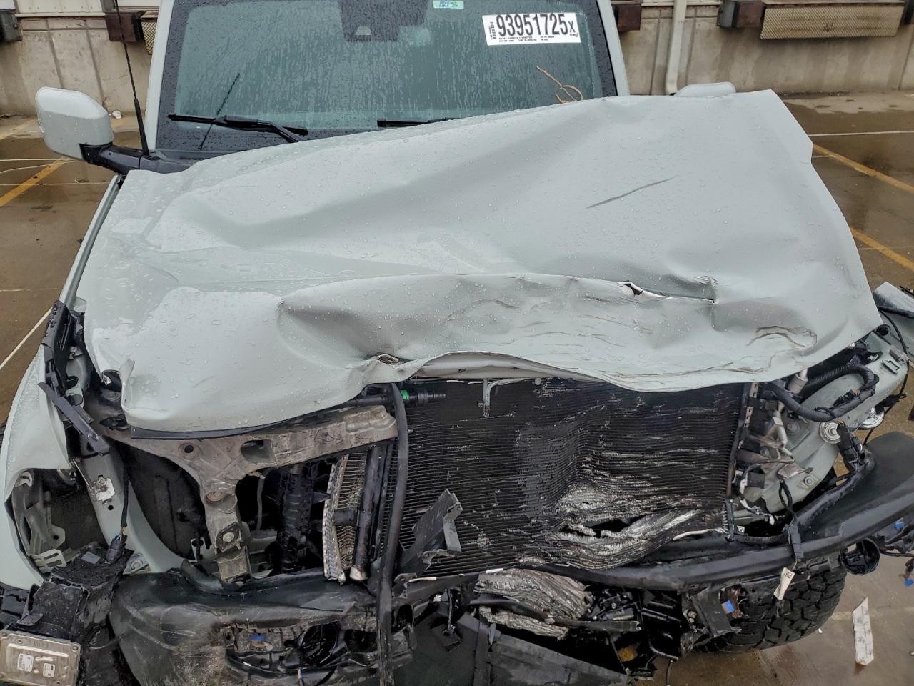 2021 Ford Bronco Base VIN: 1FMDE5BH0MLA61027 Lot: 93951725