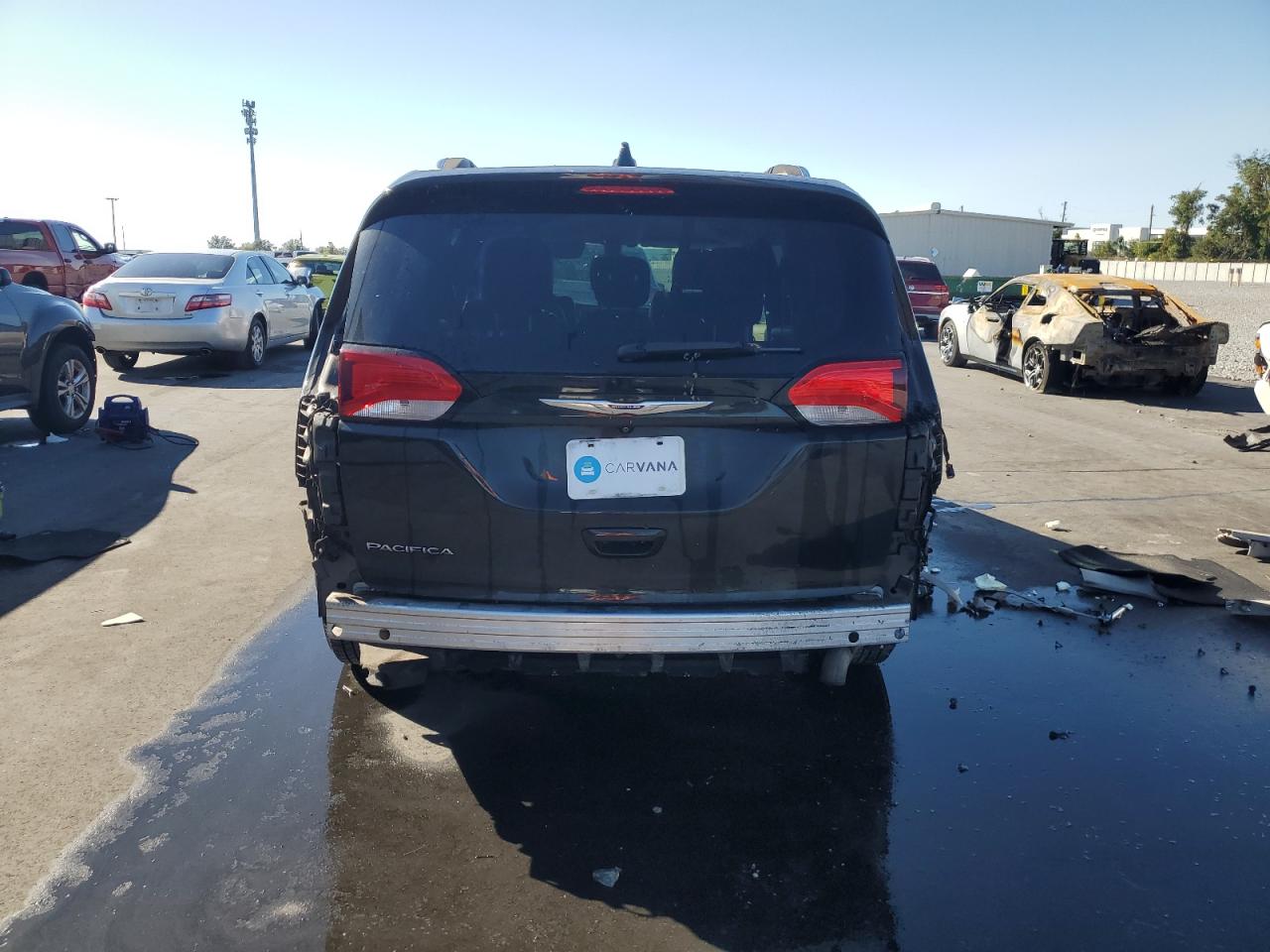 2018 Chrysler Pacifica Touring L VIN: 2C4RC1BG8JR317899 Lot: 92301315