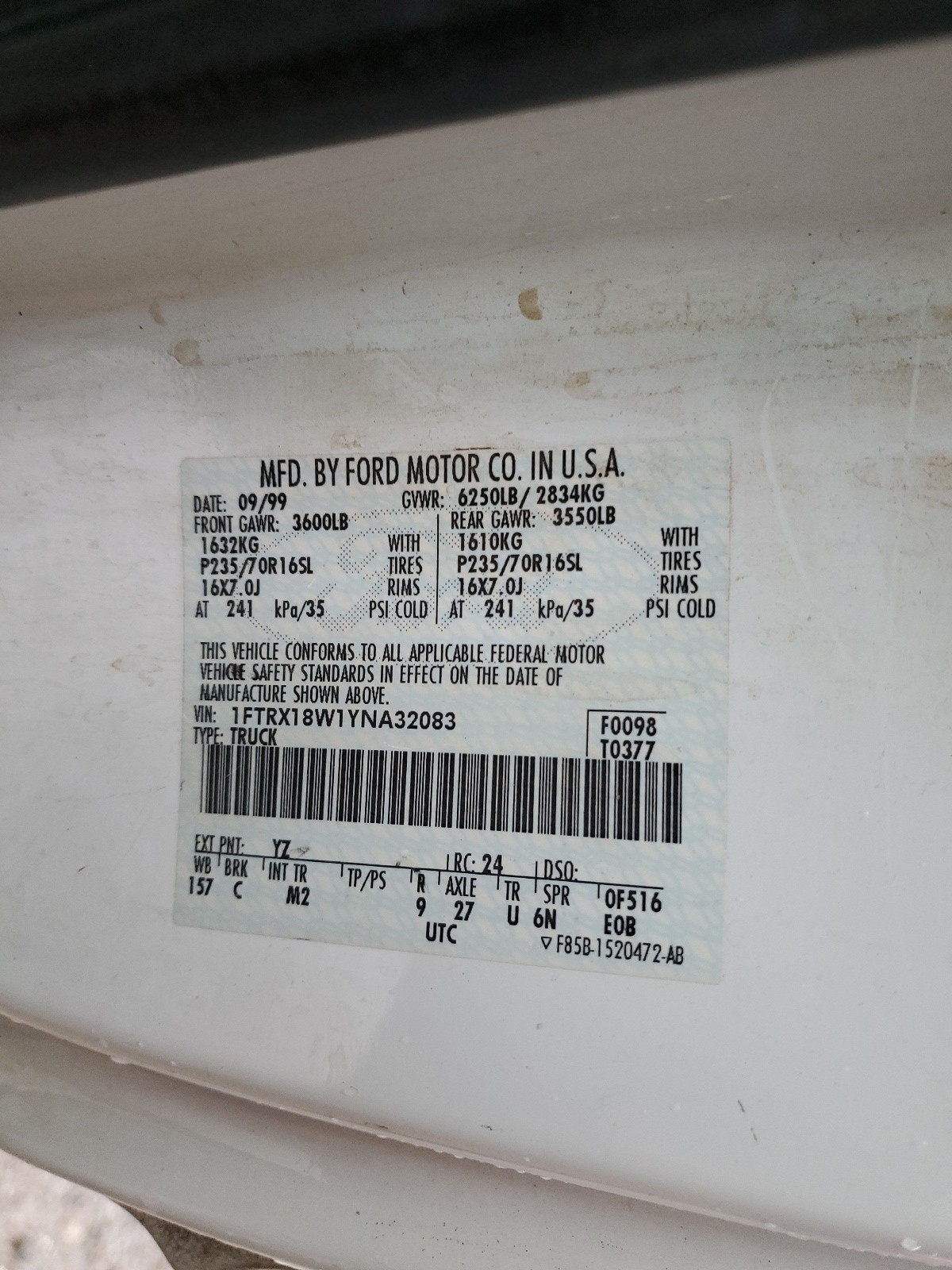 1FTRX18W1YNA32083 2000 Ford F150