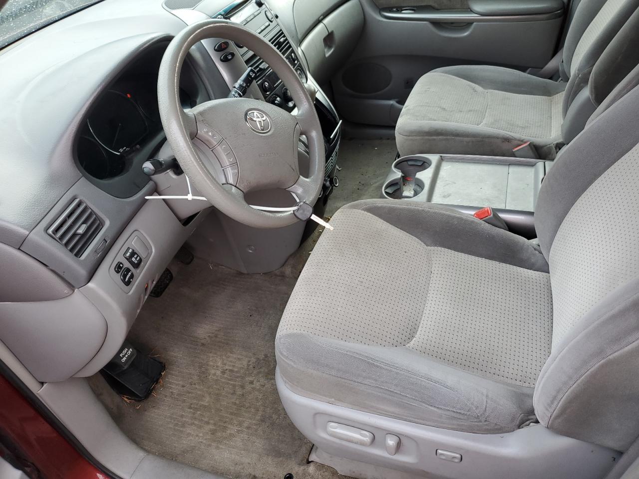 2009 Toyota Sienna - Image 7