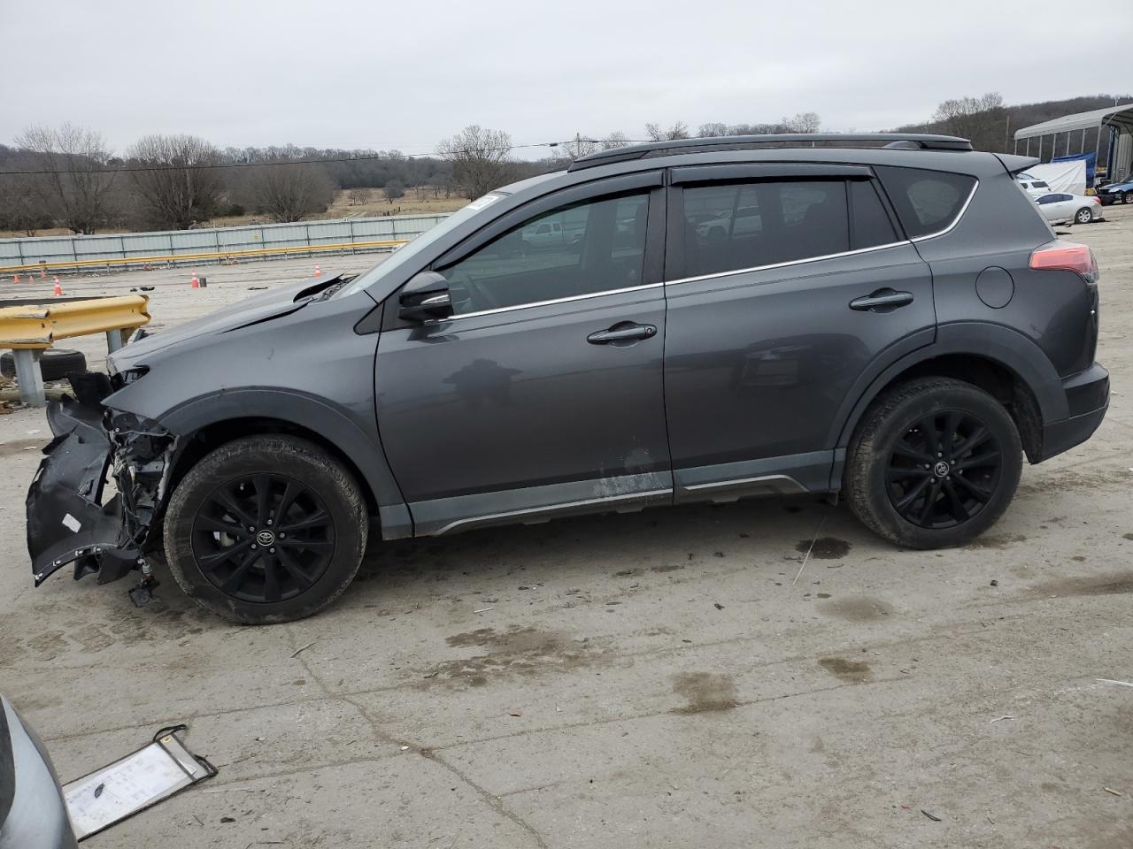 2T3RFREV4JW777826 2018 Toyota Rav4 Adventure