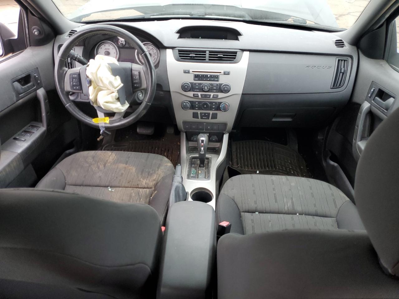 2010 Ford Focus - Image 8