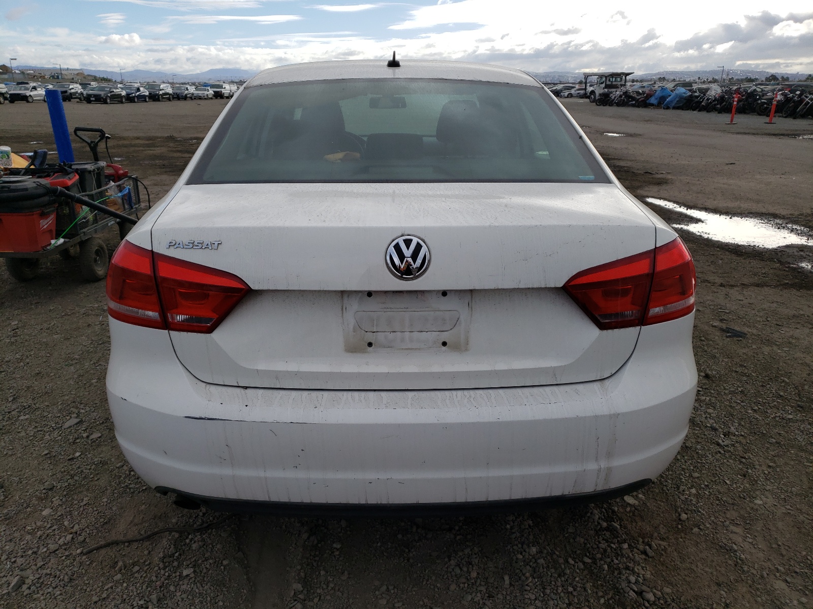 2013 Volkswagen Passat S vin: 1VWAP7A31DC075289