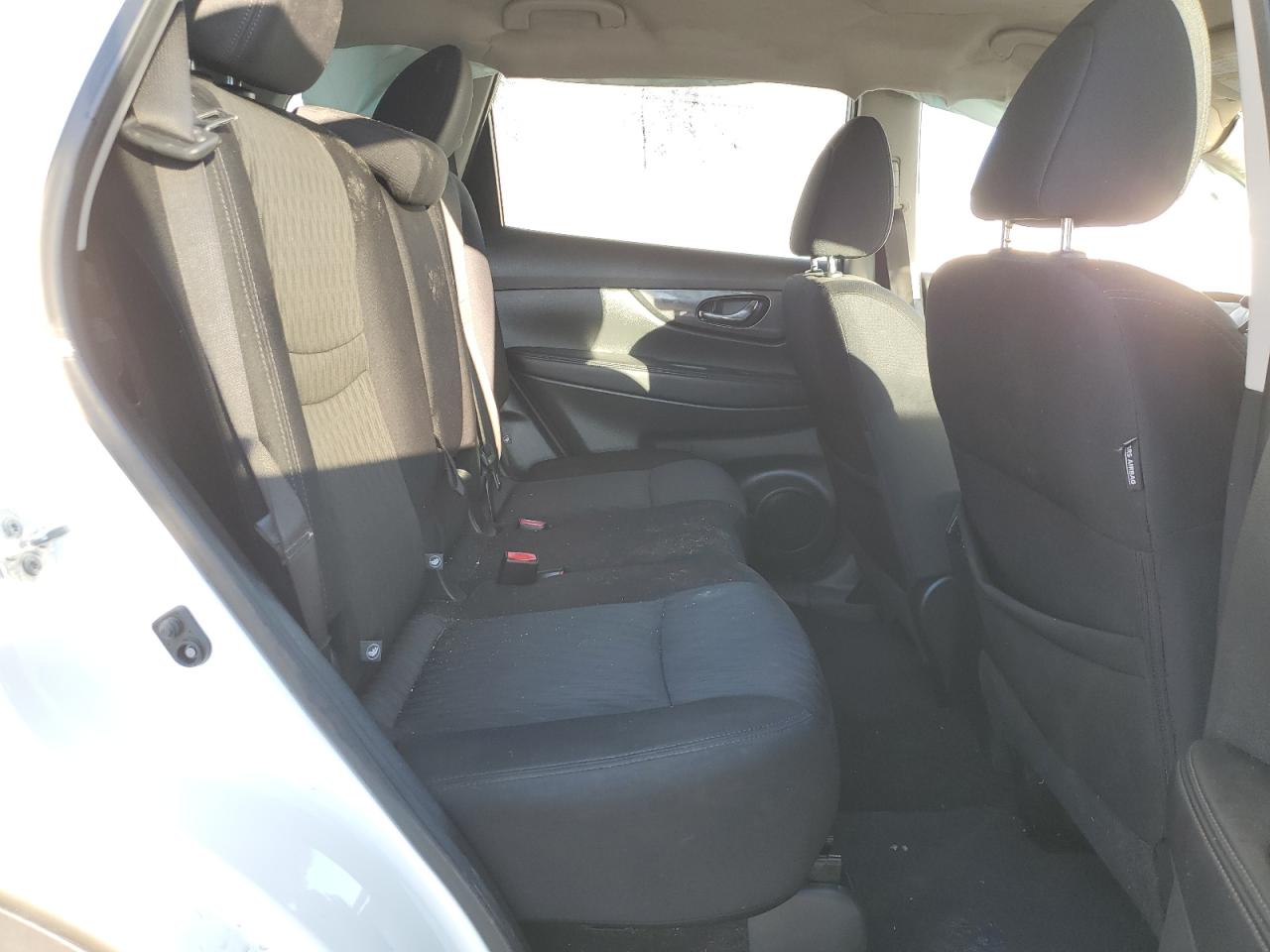 2017 Nissan Rogue - Image 11