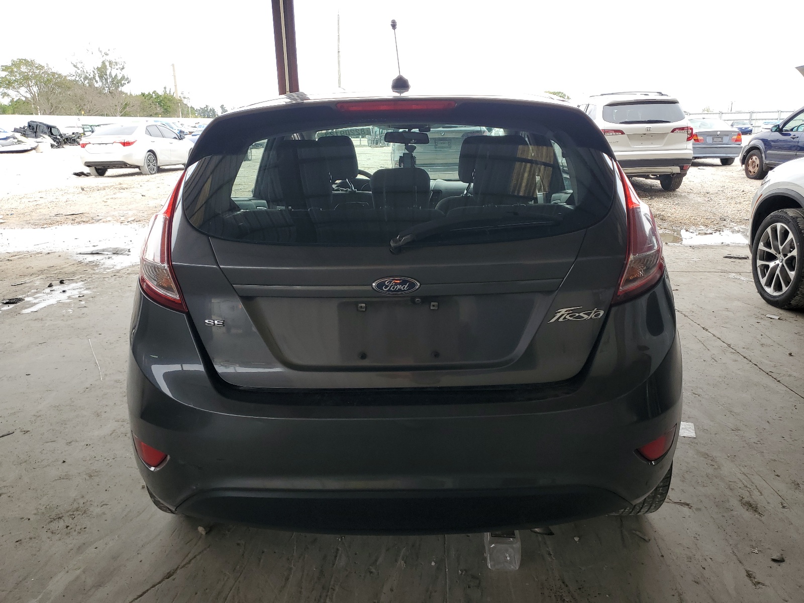 3FADP4EJ3JM133121 2018 Ford Fiesta Se