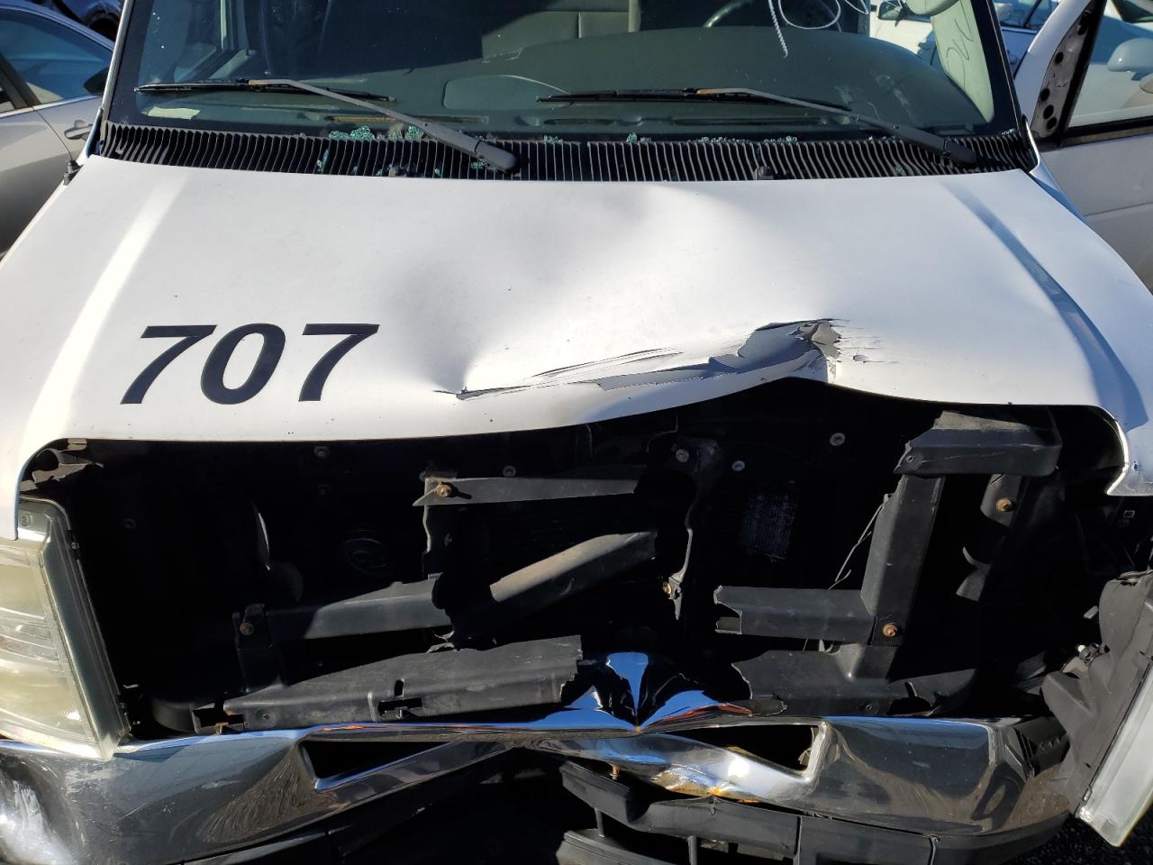 2008 Ford Econoline E350 Super Duty Wagon VIN: 1FBNE31LX8DB16560 Lot: 80282833