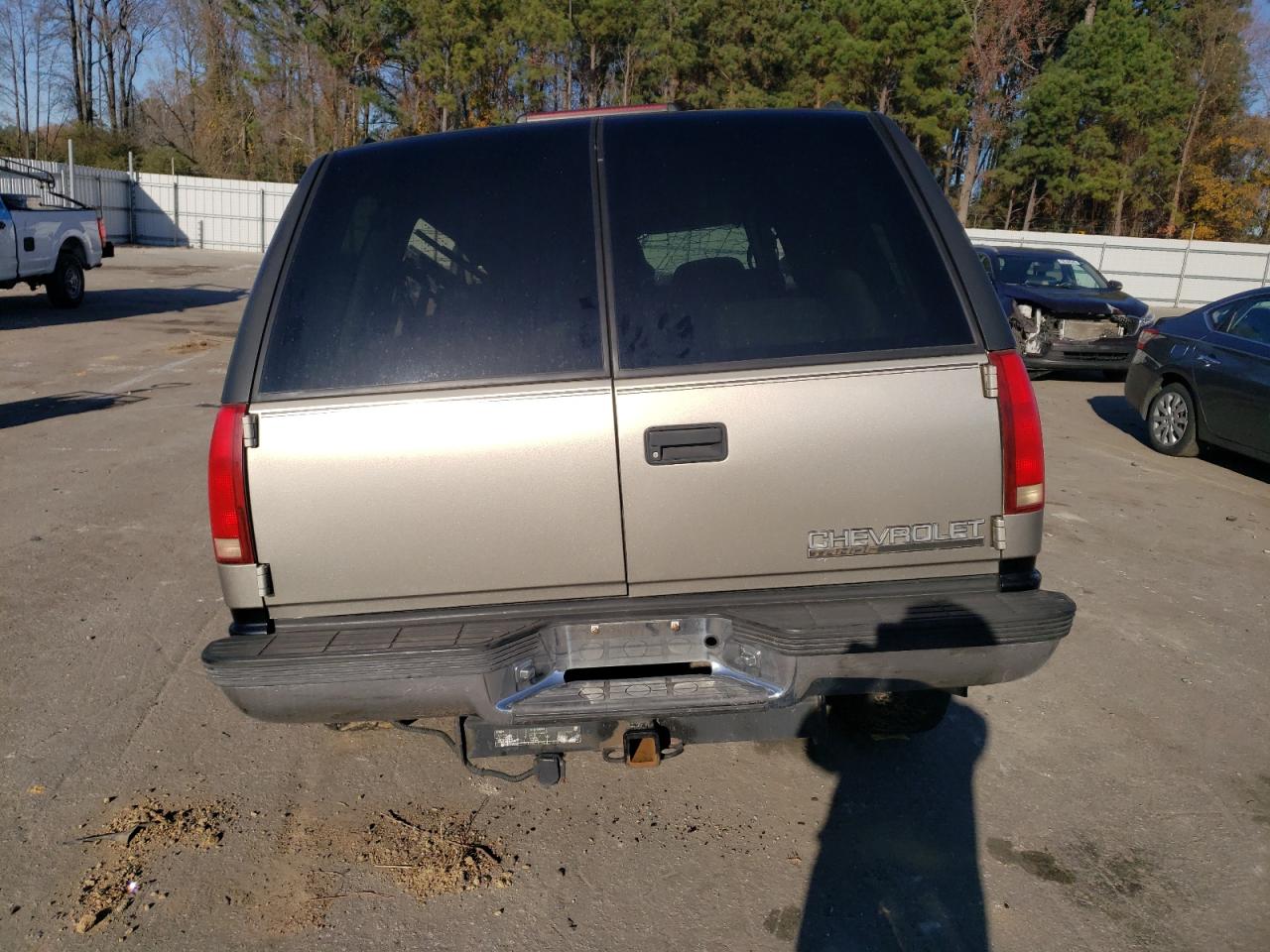 1998 Chevrolet Tahoe K1500 VIN: 1GNEK13R1WJ374532 Lot: 78623553