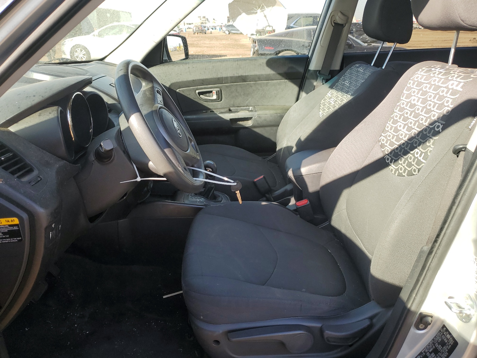 KNDJT2A2XB7707673 2011 Kia Soul +