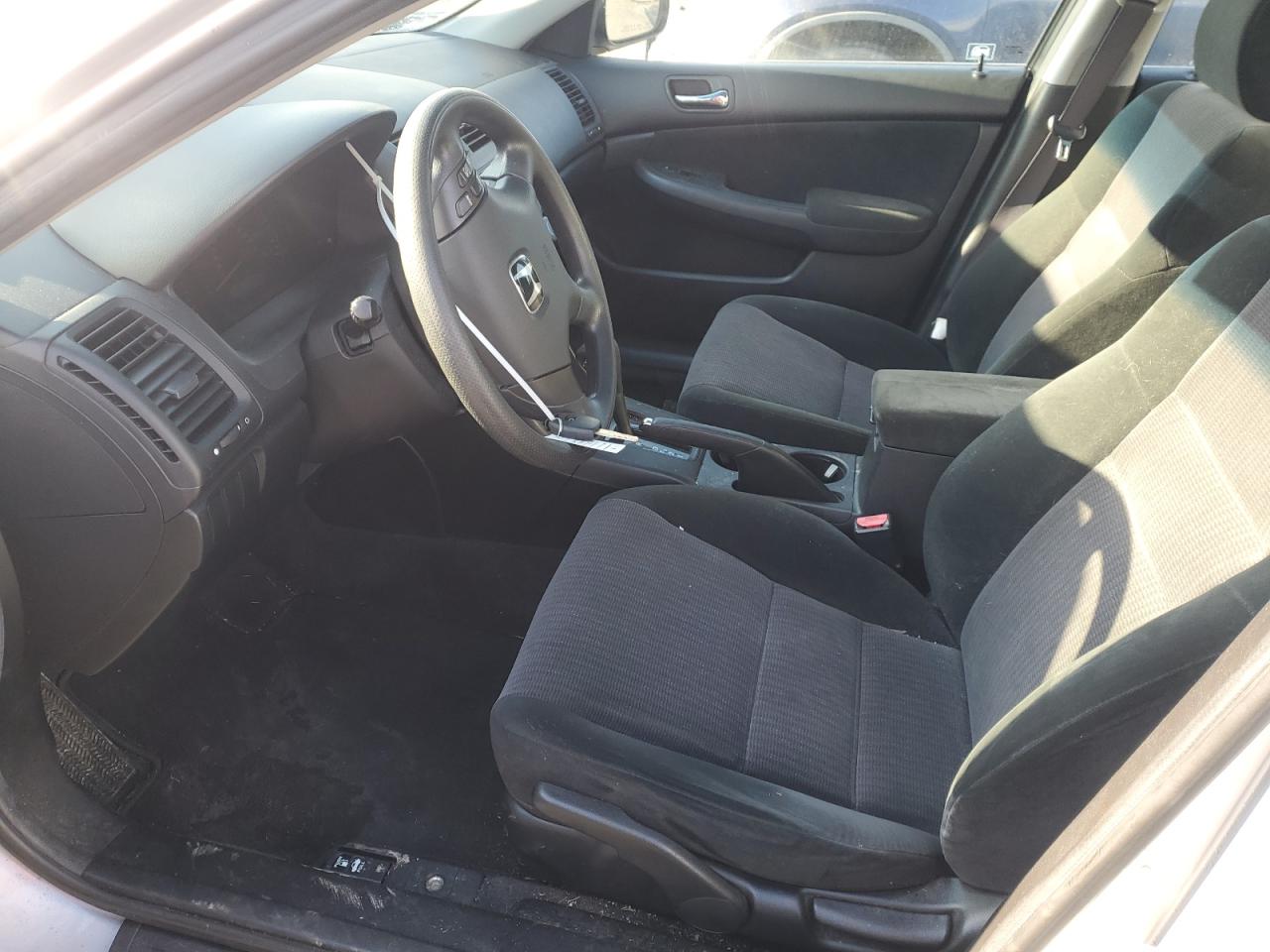 2004 Honda Accord - Image 7