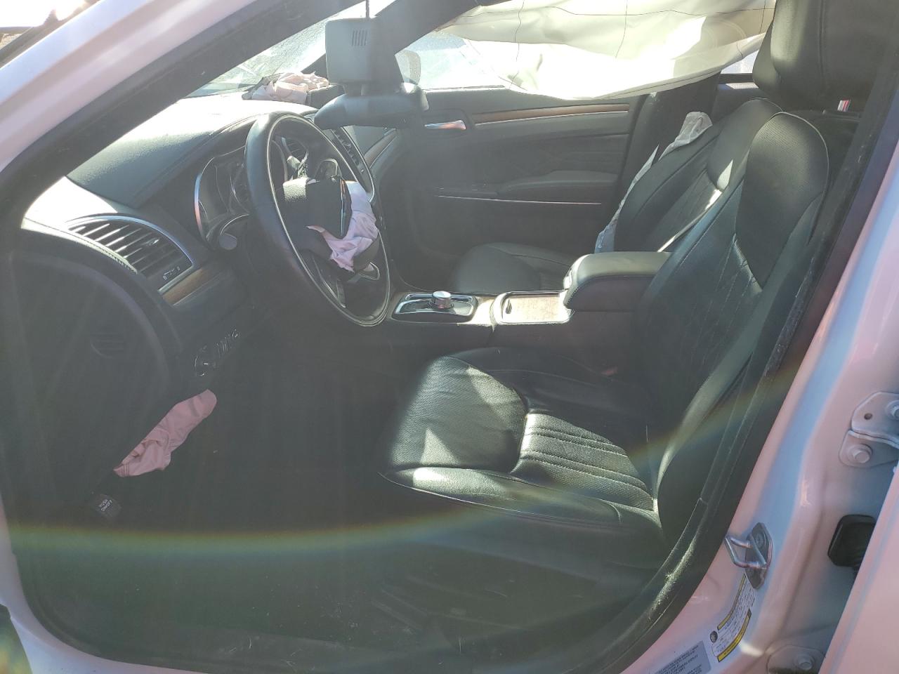 2015 Chrysler 300 - Image 7