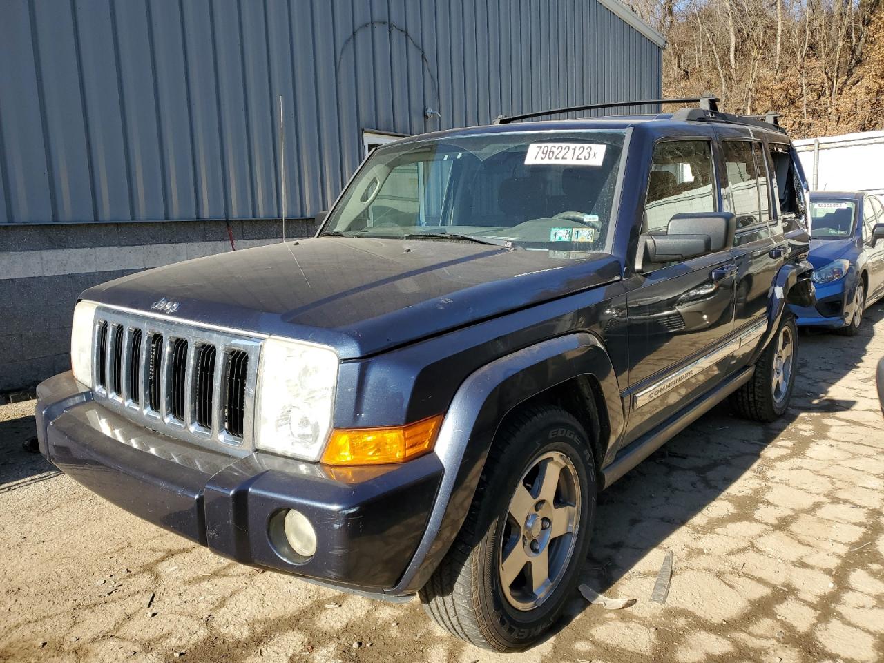 2010 Jeep Commander - Image 1