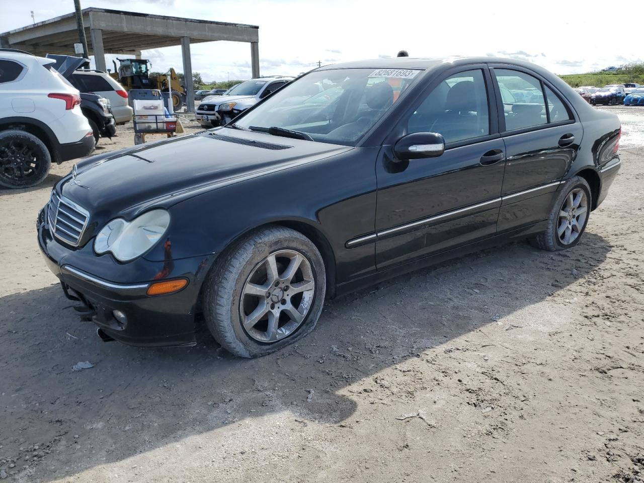 2005 Mercedes-Benz C 230K Sport Sedan VIN: WDBRF40JX5F608438 Lot: 82681693