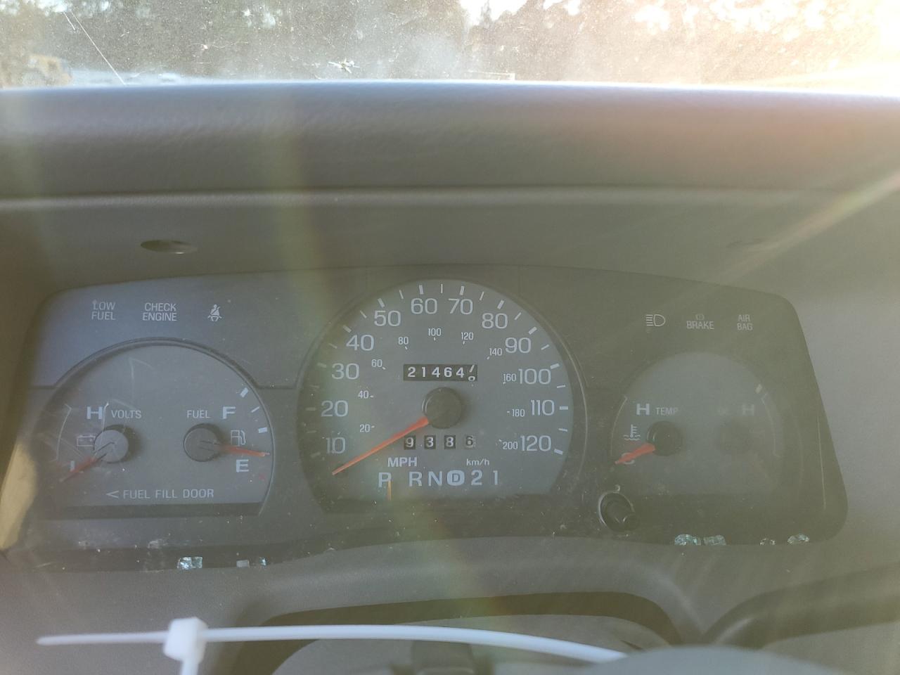 1998 Mercury Grand Marquis Gs VIN: 2MEFM74WXWX674011 Lot: 82581303
