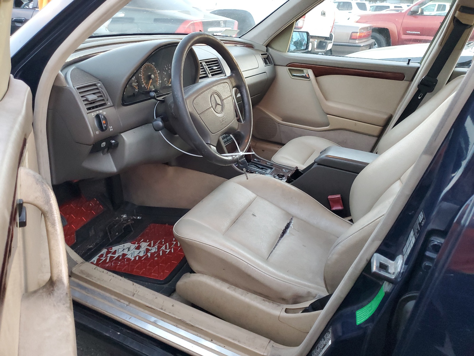 WDBHA22E4SF166136 1995 Mercedes-Benz C 220