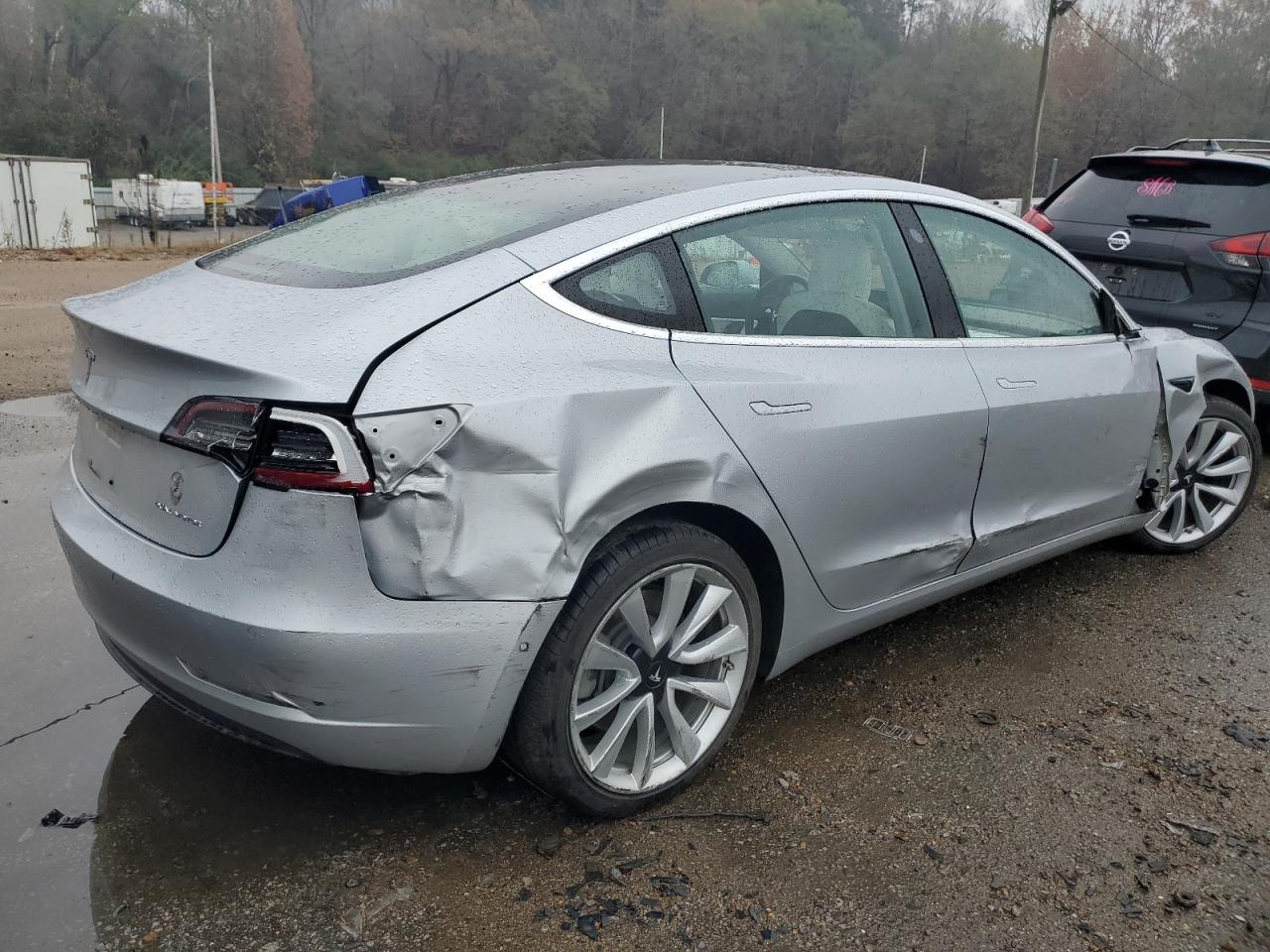 5YJ3E1EB3JF111904 2018 Tesla Model 3