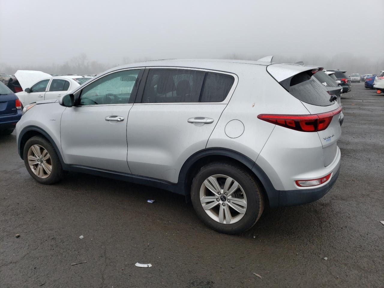 KNDPMCAC3H7273692 2017 KIA SPORTAGE - Image 2