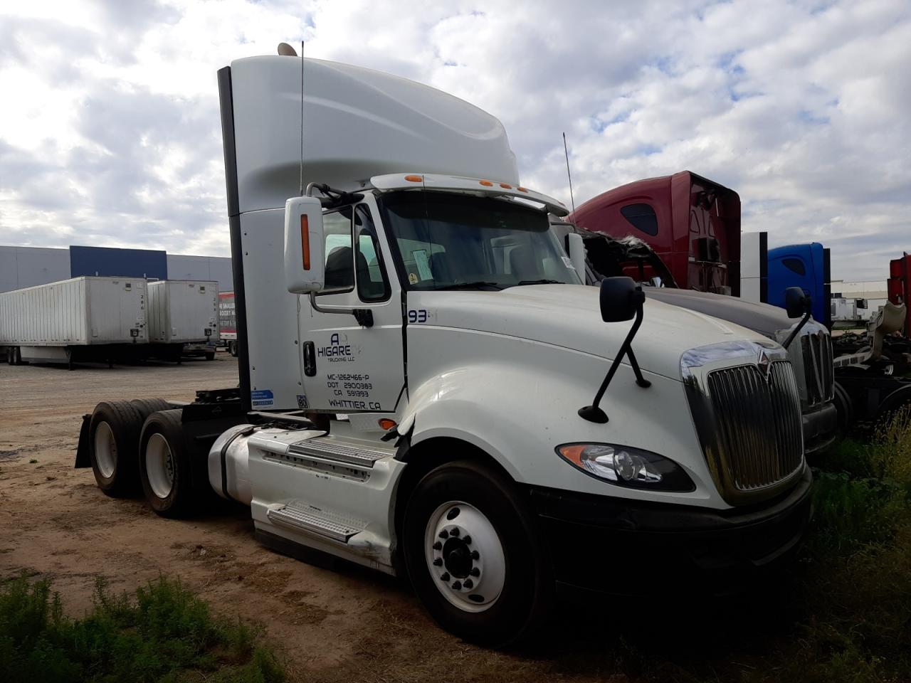 2015 International Prostar en Venta en Colton, CA - Side