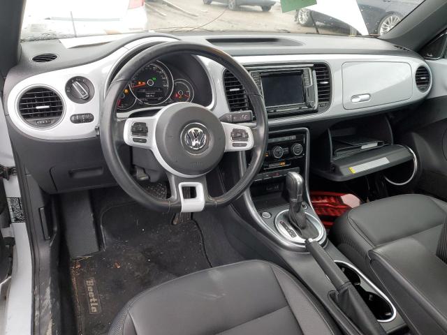  VOLKSWAGEN BEETLE 2018 Сріблястий