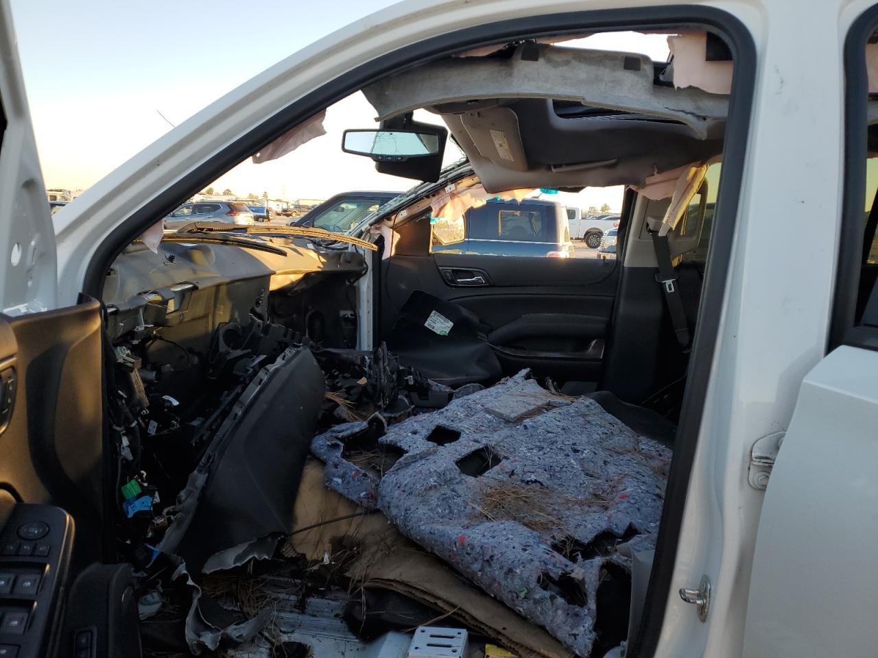 2020 Chevrolet Suburban C1500 Lt VIN: 1GNSCHKC2LR220477 Lot: 71464335