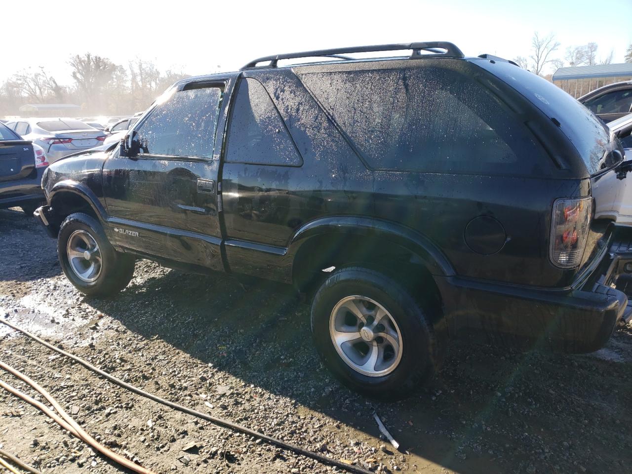 2000 Chevrolet Blazer - Image 2