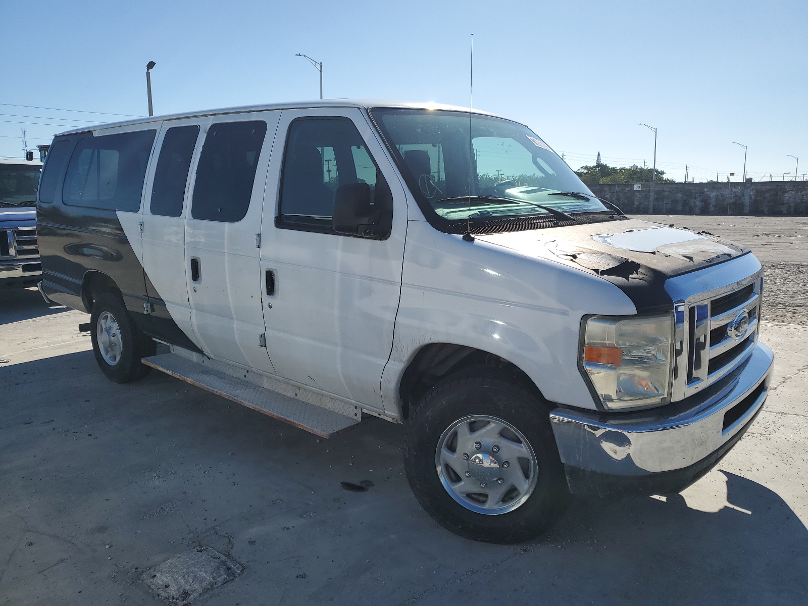 2014 Ford Econoline E350 Super Duty Wagon vin: 1FBSS3BL7EDA00335