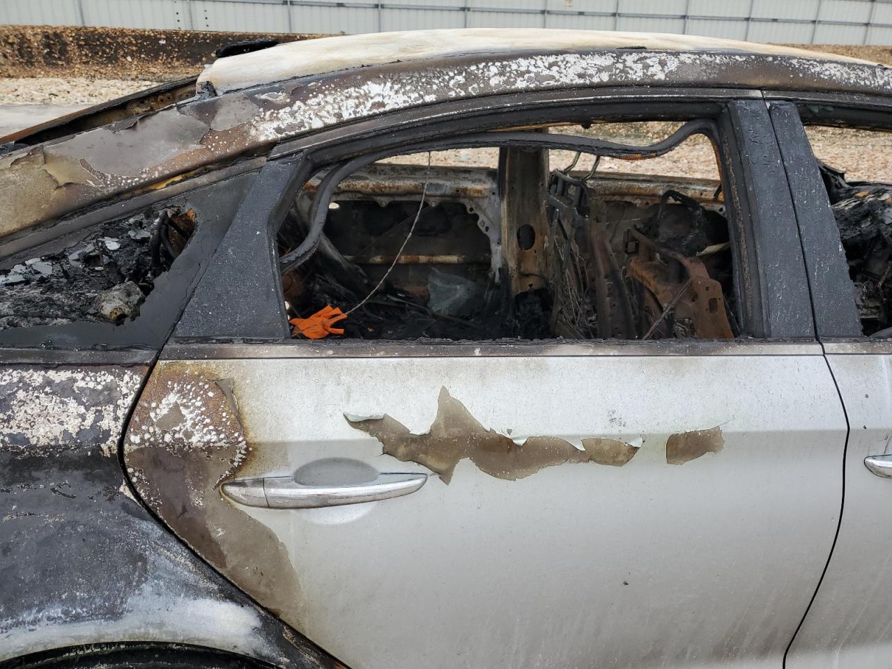 2017 Hyundai Sonata Hybrid VIN: KMHE24L32HA061395 Lot: 80289463