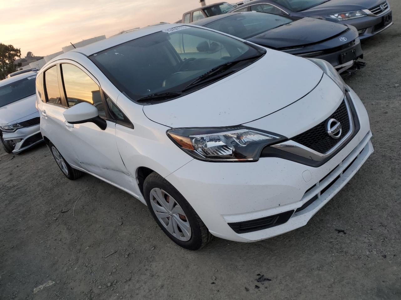 3N1CE2CP5JL364974 2018 Nissan Versa Note S