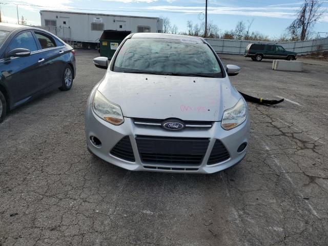  FORD FOCUS 2014 Серебристый